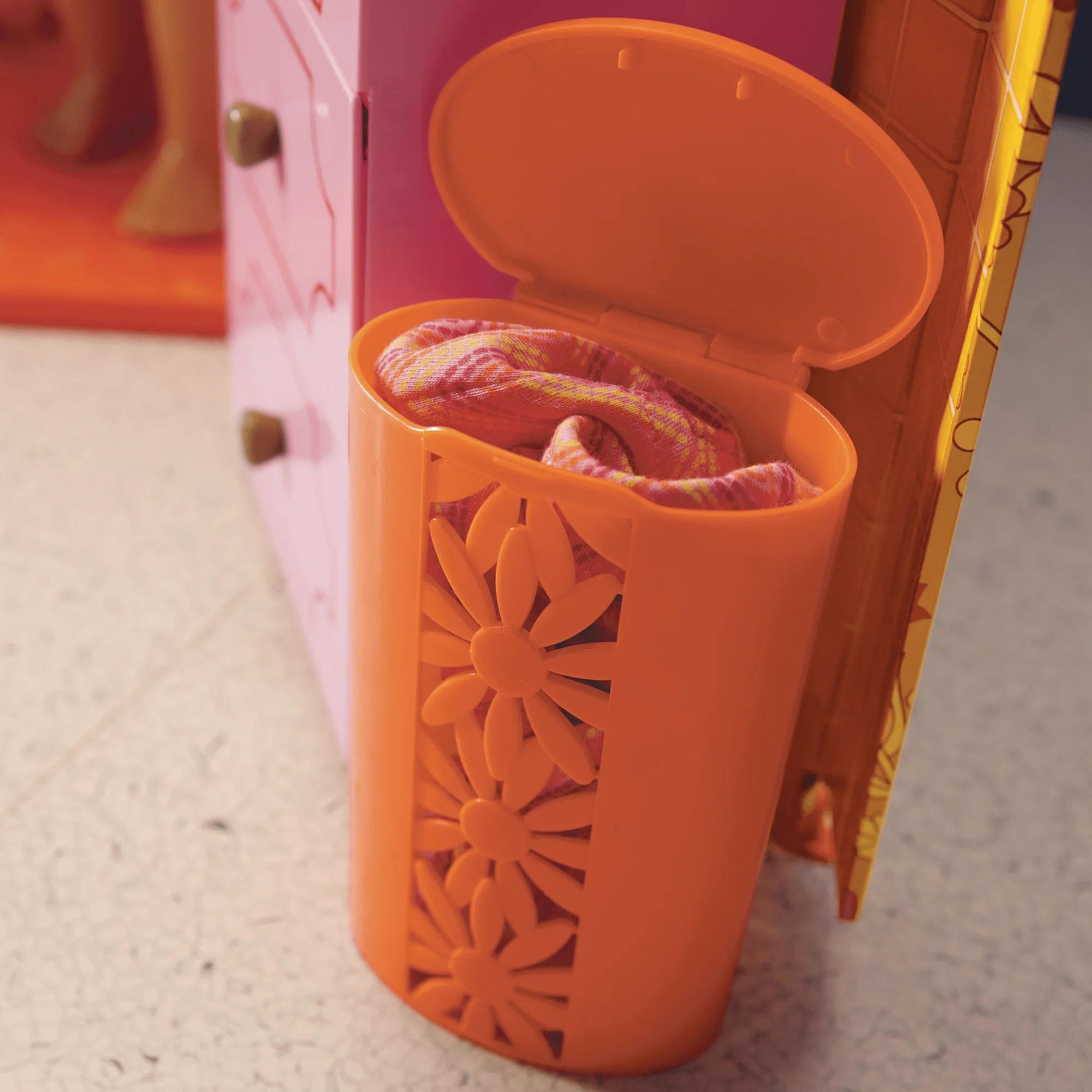 Julie's™ Groovy Bathroom for 18-inch Dolls (Historical Characters) 8 Julie's™ Groovy Bathroom for 18-inch Dolls (Historical Characters)