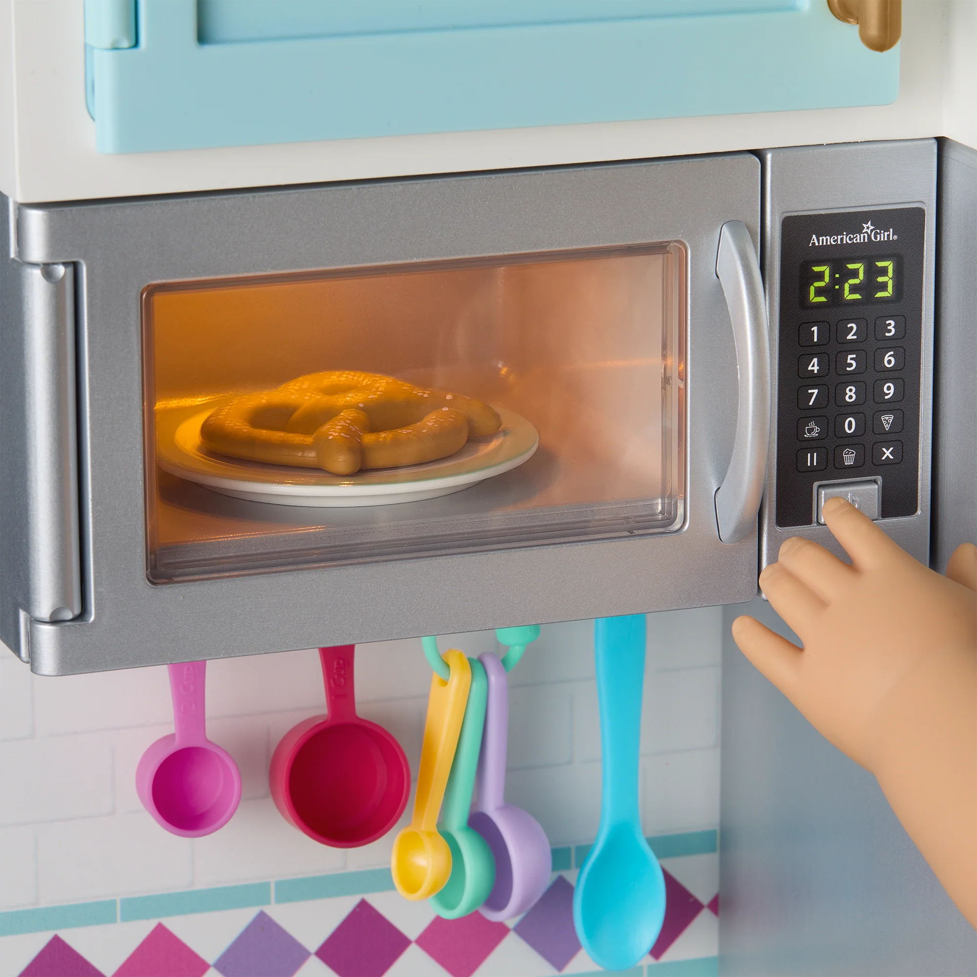 American Girl® Gourmet Kitchen for 18-inch Dolls 10 American Girl® Gourmet Kitchen for 18-inch Dolls